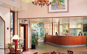 Dinah's Garden Hotel